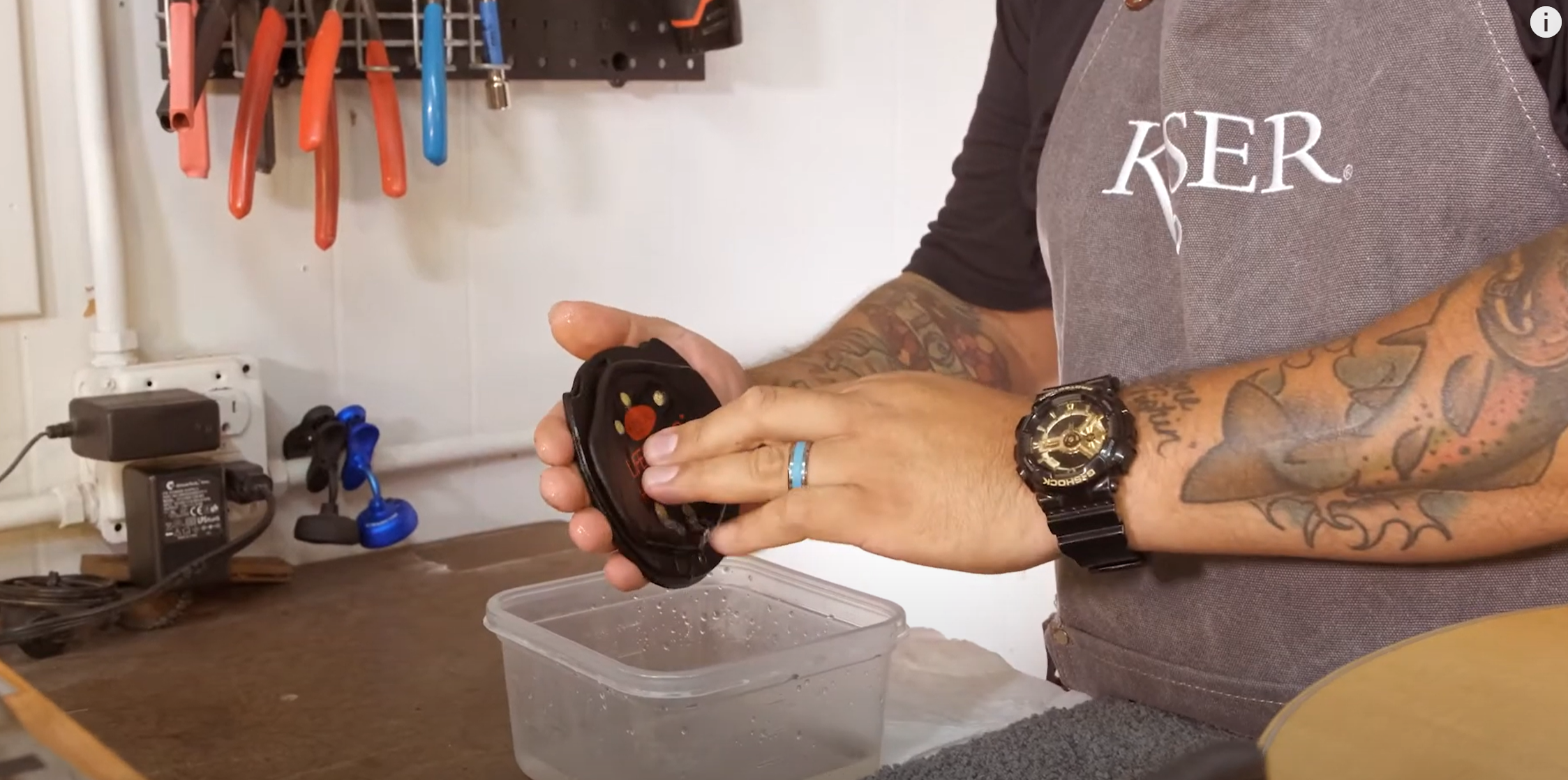 Humidifying Your Guitar