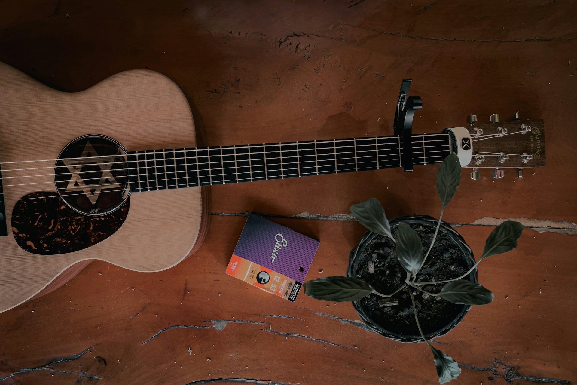 guitar with a capo