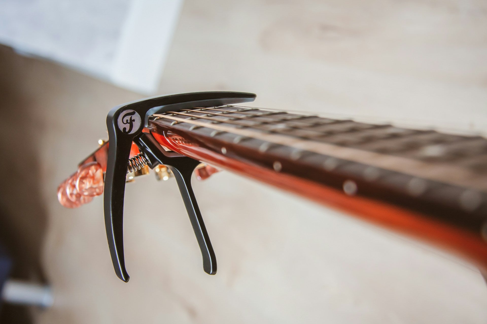 How the Capo Revolutionized Guitar Playing: A History of Evolution