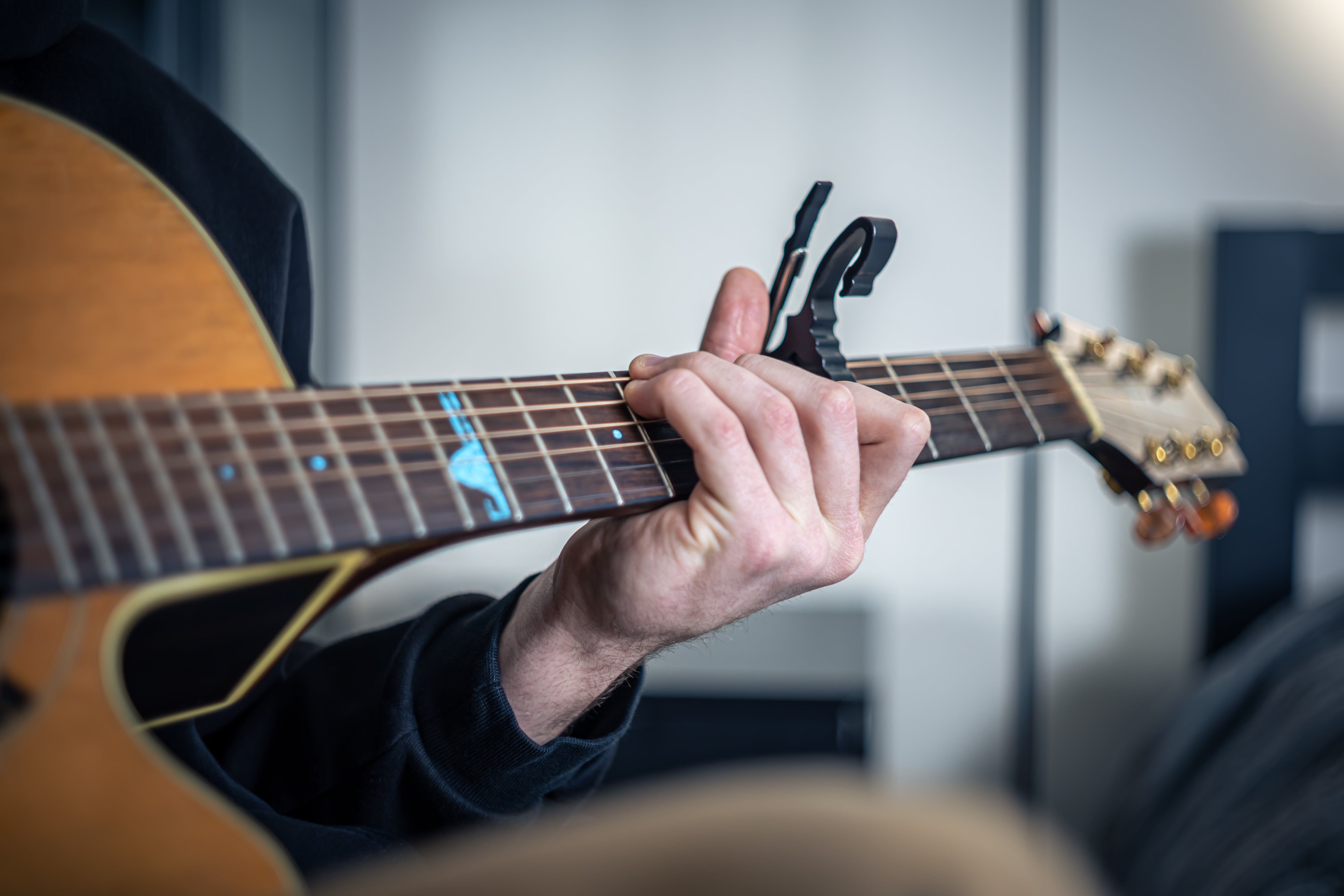 Maximizing Your Practice Sessions with Essential Guitar Accessories: A Guide for Electric Guitarists